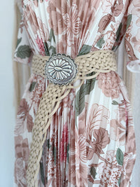 TAILLENGÜRTEL MIT GROßER SCHNALLE IN BEIGE