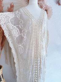 KAFTANKLEID IN CREME AUS SPITZE - ONE SIZE -