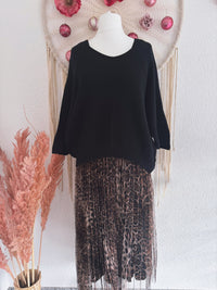 PLISSEEKLEID MIT TÜLL UND STRICKPULLOVER IN SCHWARZ MIT LEO - ONE SIZE -
