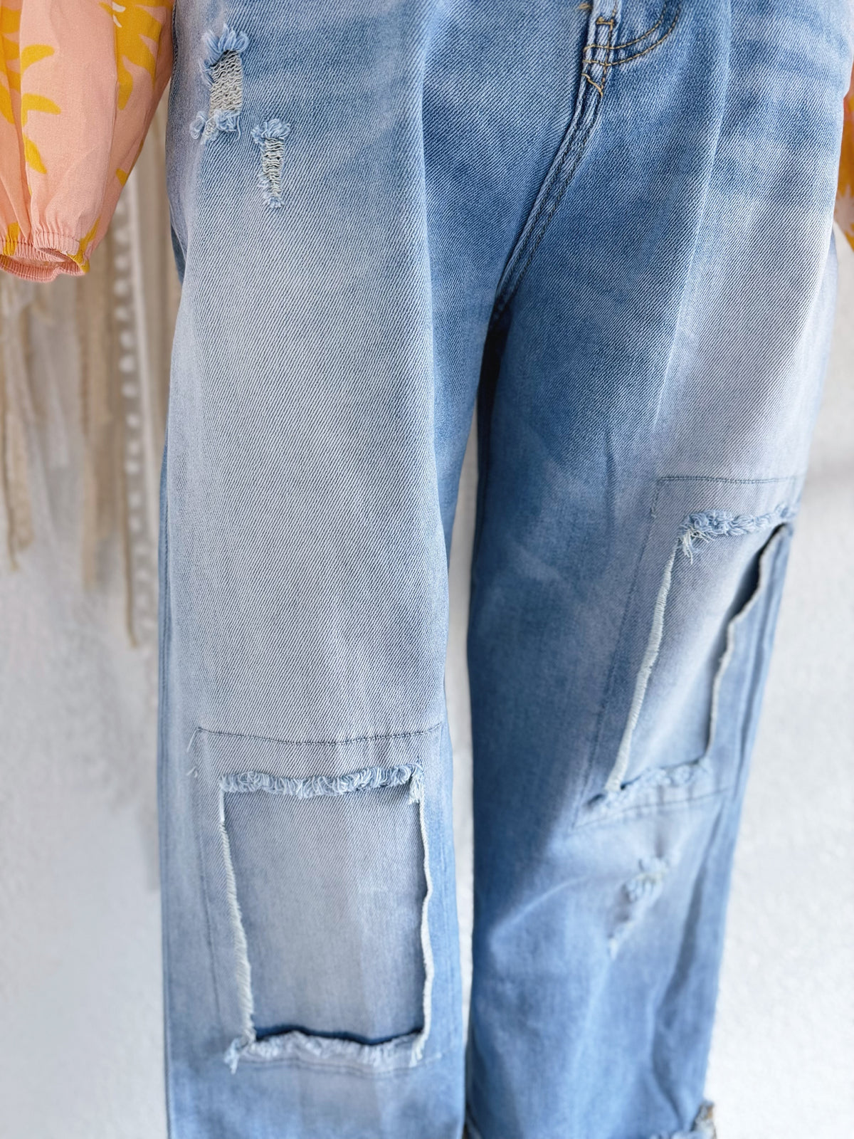 HIGHWAIST JEANS MIT PATCHWORK OPTIK - VERSCH. GRÖßEN