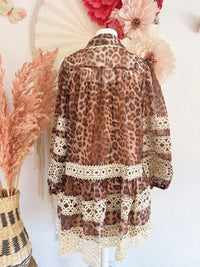 TUNIKLAKLEID MIT LEOMUSTER UND SPITZE - ONE SIZE -