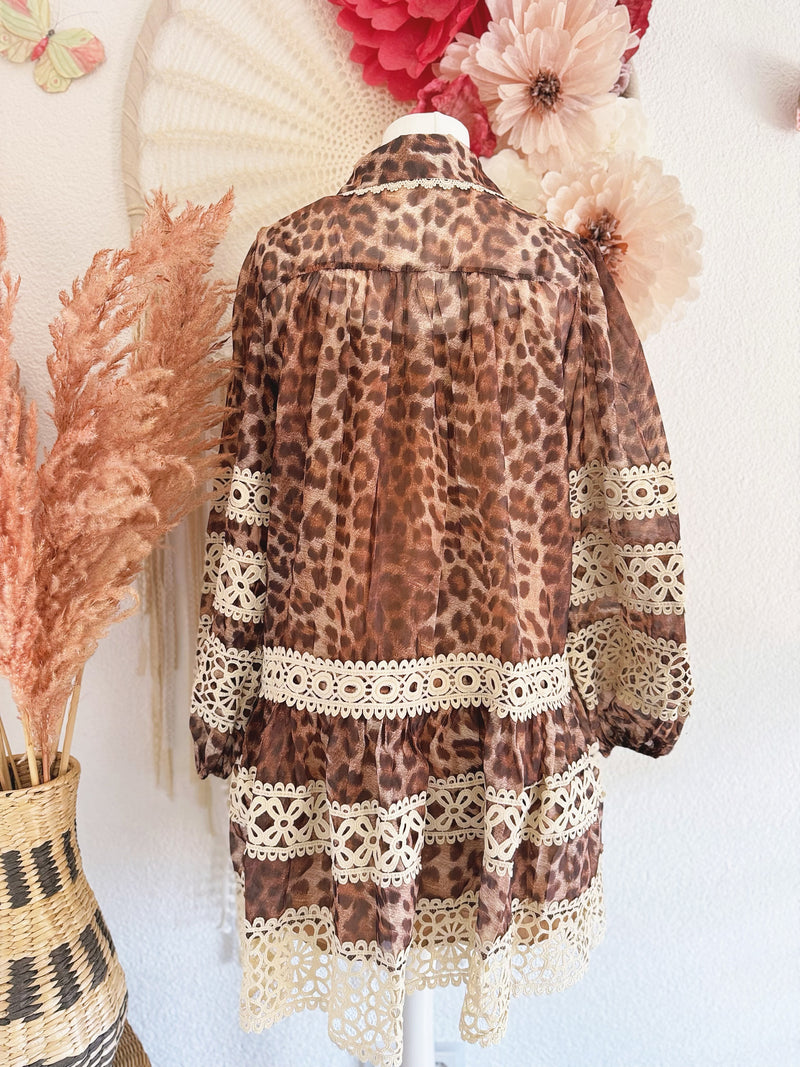 TUNIKLAKLEID MIT LEOMUSTER UND SPITZE - ONE SIZE -
