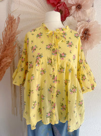 VERSPIELTE OVERSIZED BLUSE MIT FLORALEM PRINT IN GELB - ONE SIZE -