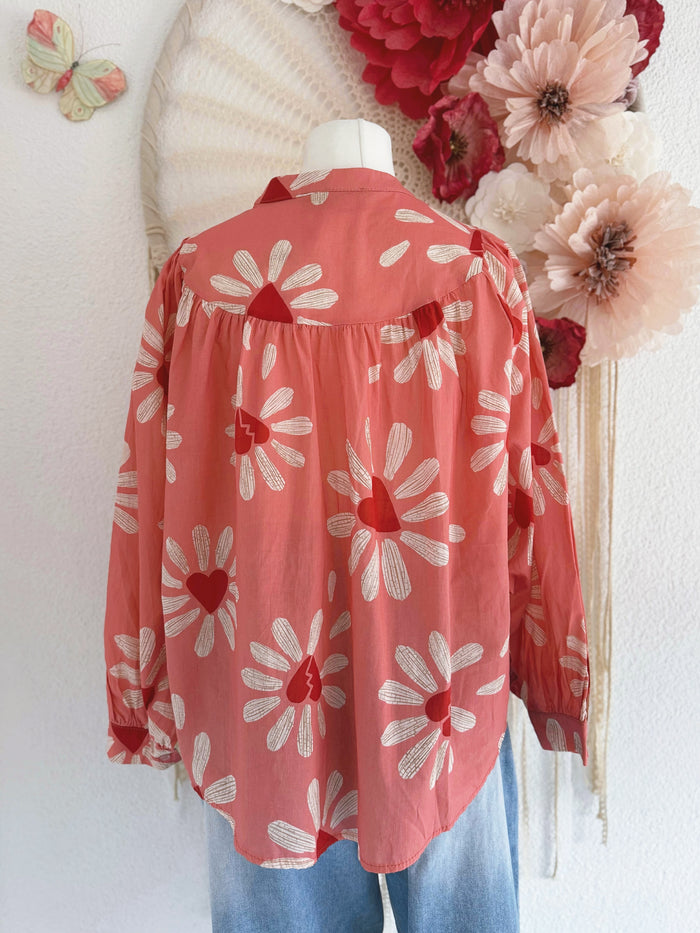 OVERSIZED BLUSE MIT HERZCHEN IN BLÜTENFORM - ONE SIZE -