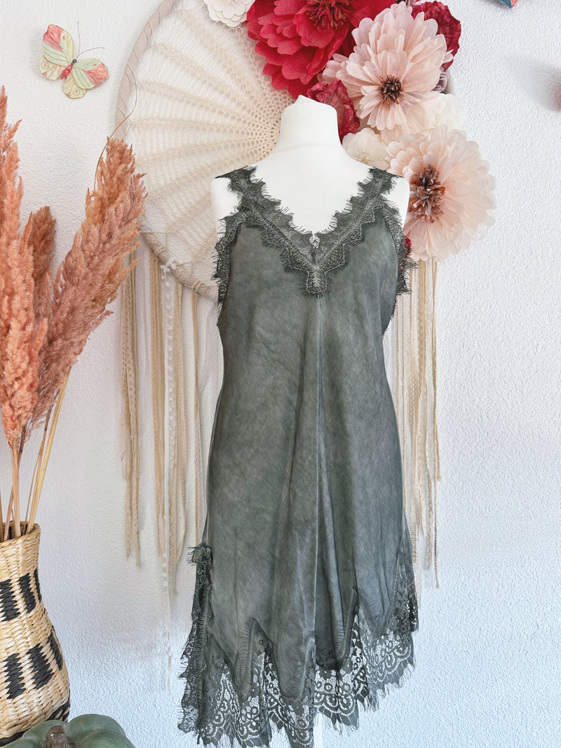 ASYMMETRISCHES SPITZENTOP IN KHAKI - ONE SIZE -