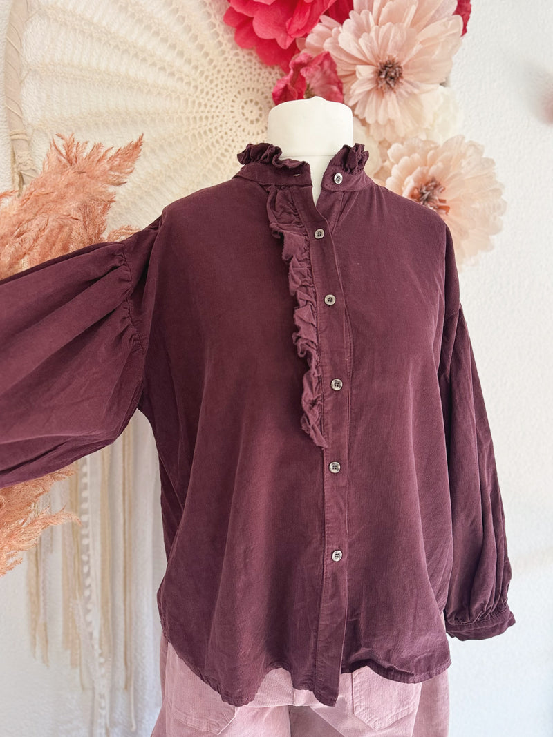 CORDBLUSE MIT RÜSCHEN IN AUBERGINE - ONE SIZE -