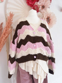 KUSCHELIGE STRICKJACKE MIT HERZIGEN KNÖPFEN IN ROSA - ONE SIZE -