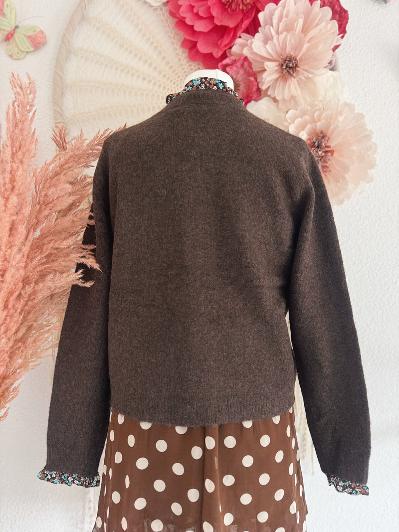 STRICKJÄCKCHEN MIT BLÜMCHEN - ONE SIZE -