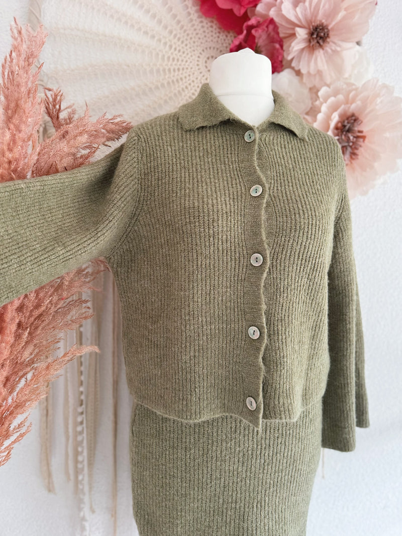 STRICK - ZWEITEILER - STRICKJÄCKEN & ROCK IN KHAKI - ONE SIZE -