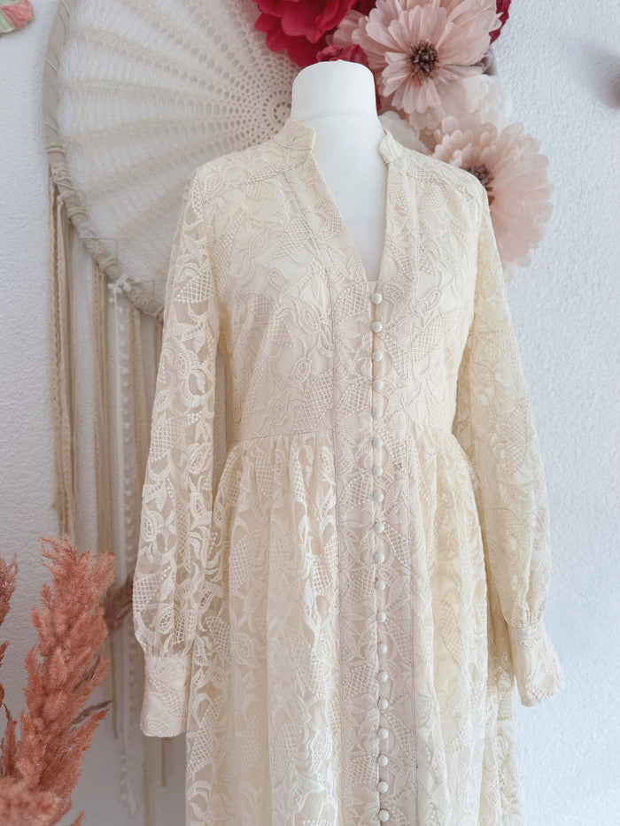SPITZENKLEID IN MIDILÄNGE - VERSCH. GRÖßEN