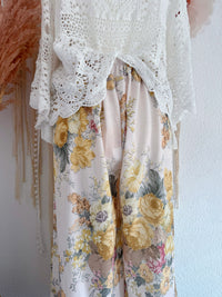 TRAUMHAFTE WIDE-LEG-HOSE MIT ROMANTISCHEM GOBELINPRINT IN GELB - ONE SIZE -
