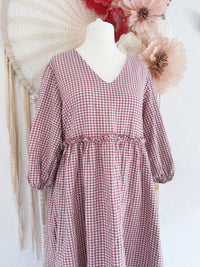 MAXIKLEID MIT KAROMUSTER IN BEERE - ONE SIZE -