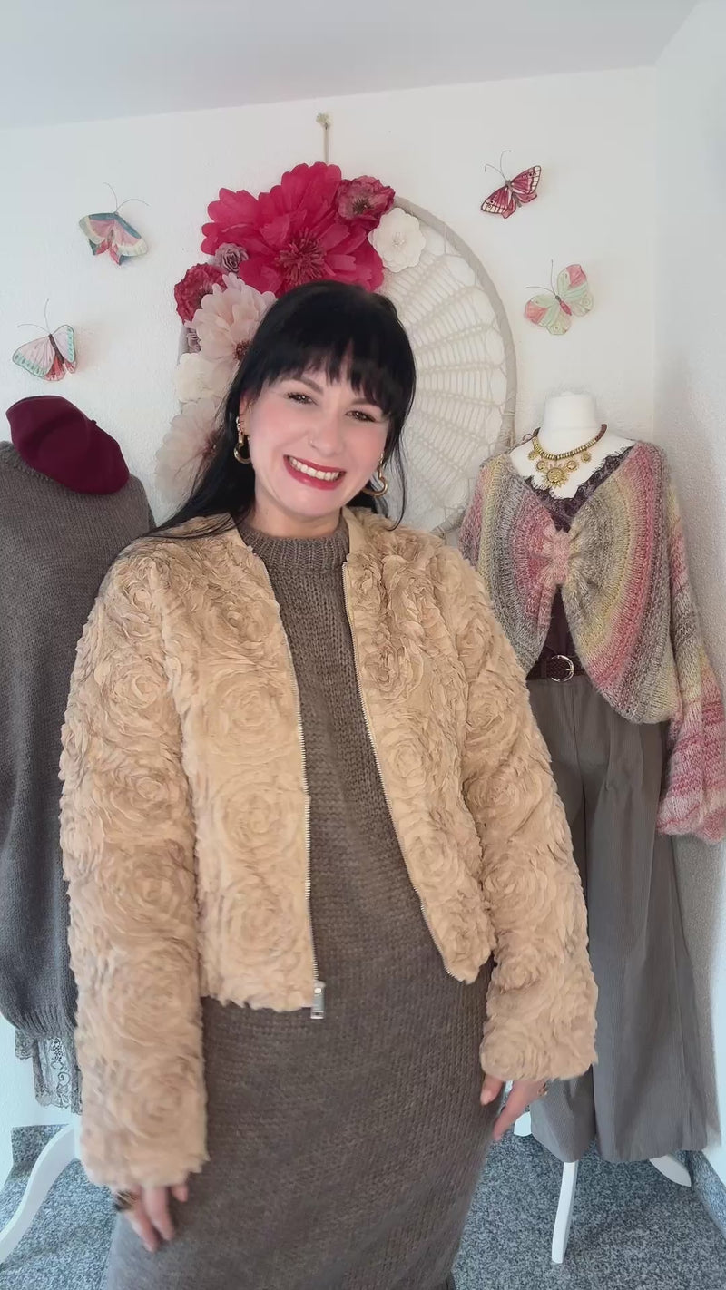 BLOUSON MIT 3D-ROSENBLÜTEN - VERSCH. GRÖßEN