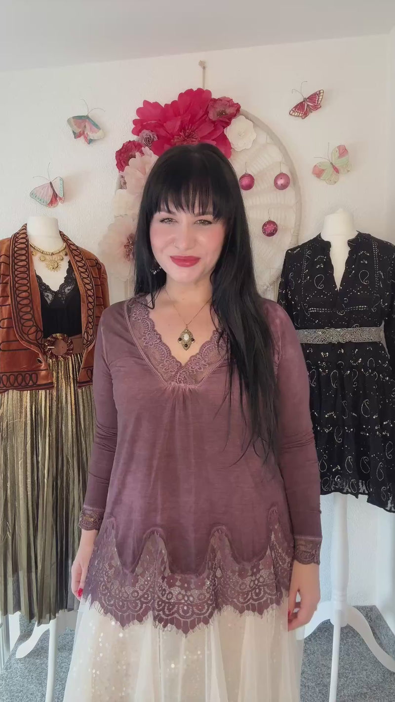 BASIC-SHIRT MIT SPITZE IN AUBERGINE - ONE SIZE -