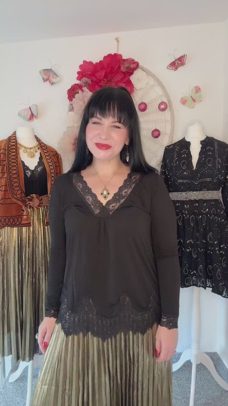 BASIC-SHIRT MIT SPITZE IN SCHWARZ - ONE SIZE -