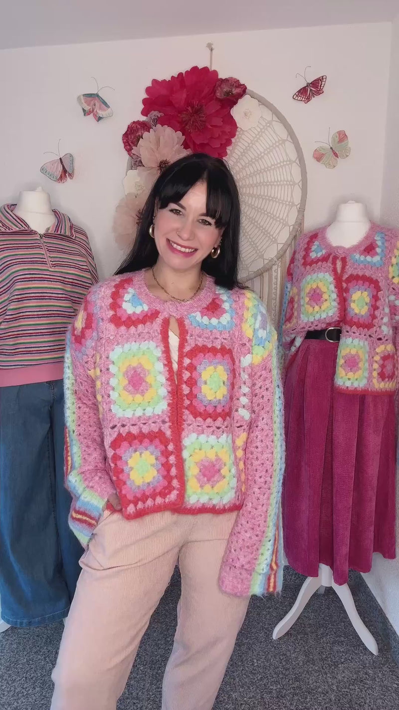 OVERSIZED GRANNY SQUARE STRICKJACKE IN CREME - ONE SIZE -