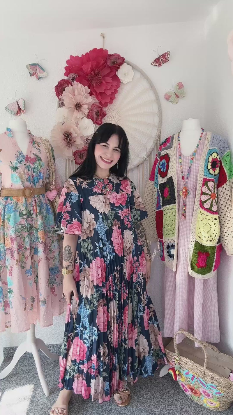 PLISSEEKLEID MIT ÄRMELCHEN UND BLÜTENPRINT IN DUNKELBLAU - ONE SIZE -