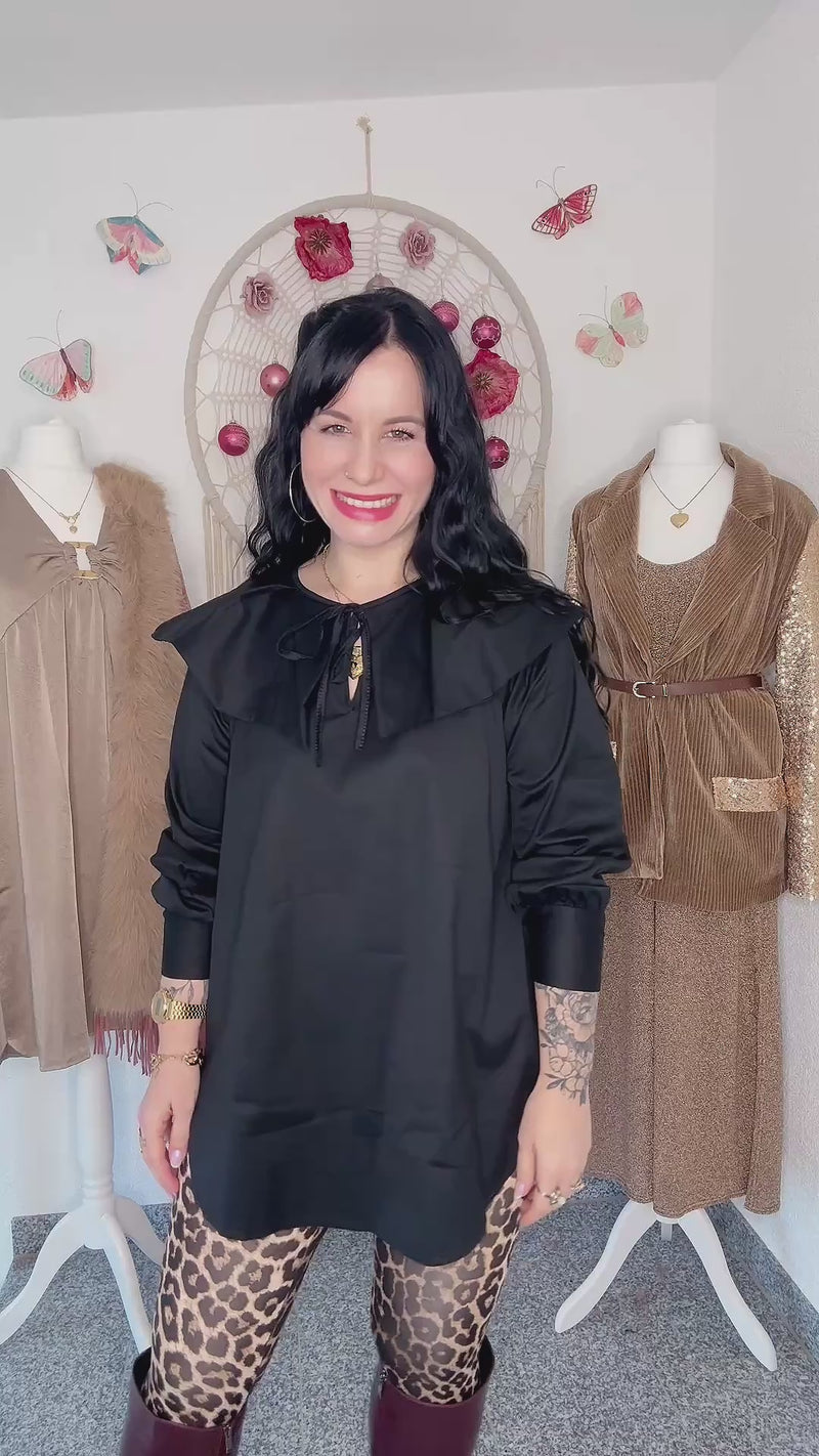 TUNIKA MIT OPULENTEM KRAGEN IN SCHWARZ - ONE SIZE -