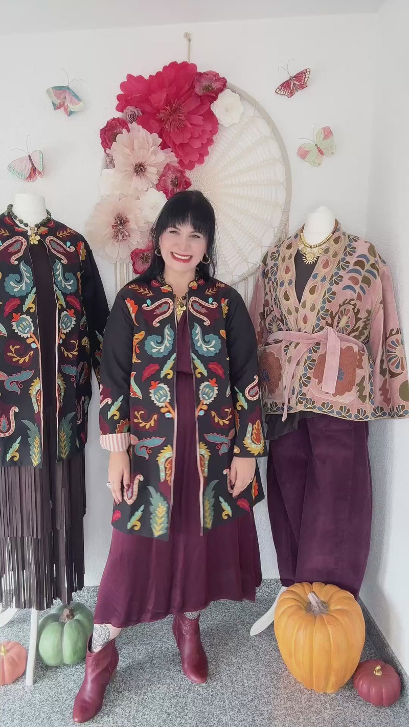 BOHOMANTEL MIT BUNTEN STICKEREIEN - VERSCH. GRÖßEN