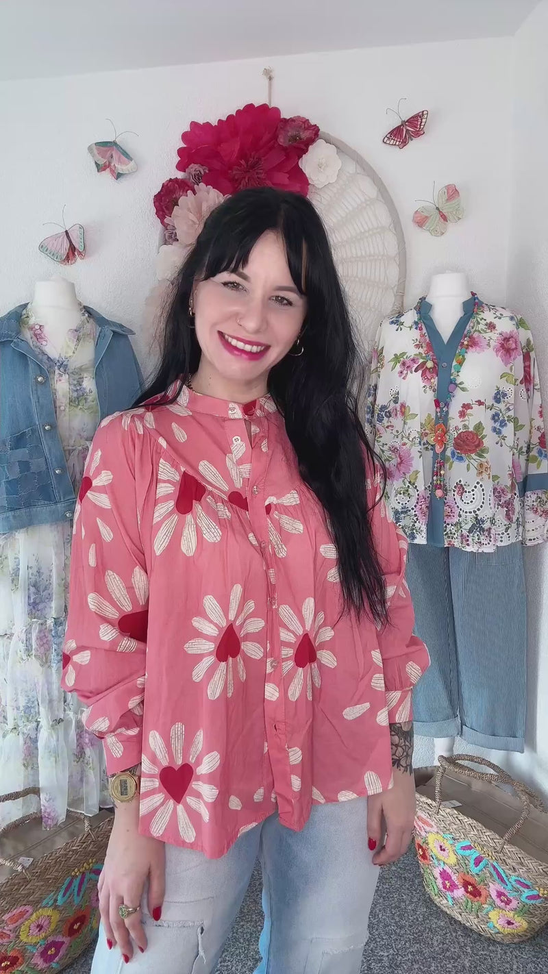 OVERSIZED BLUSE MIT HERZCHEN IN BLÜTENFORM - ONE SIZE -