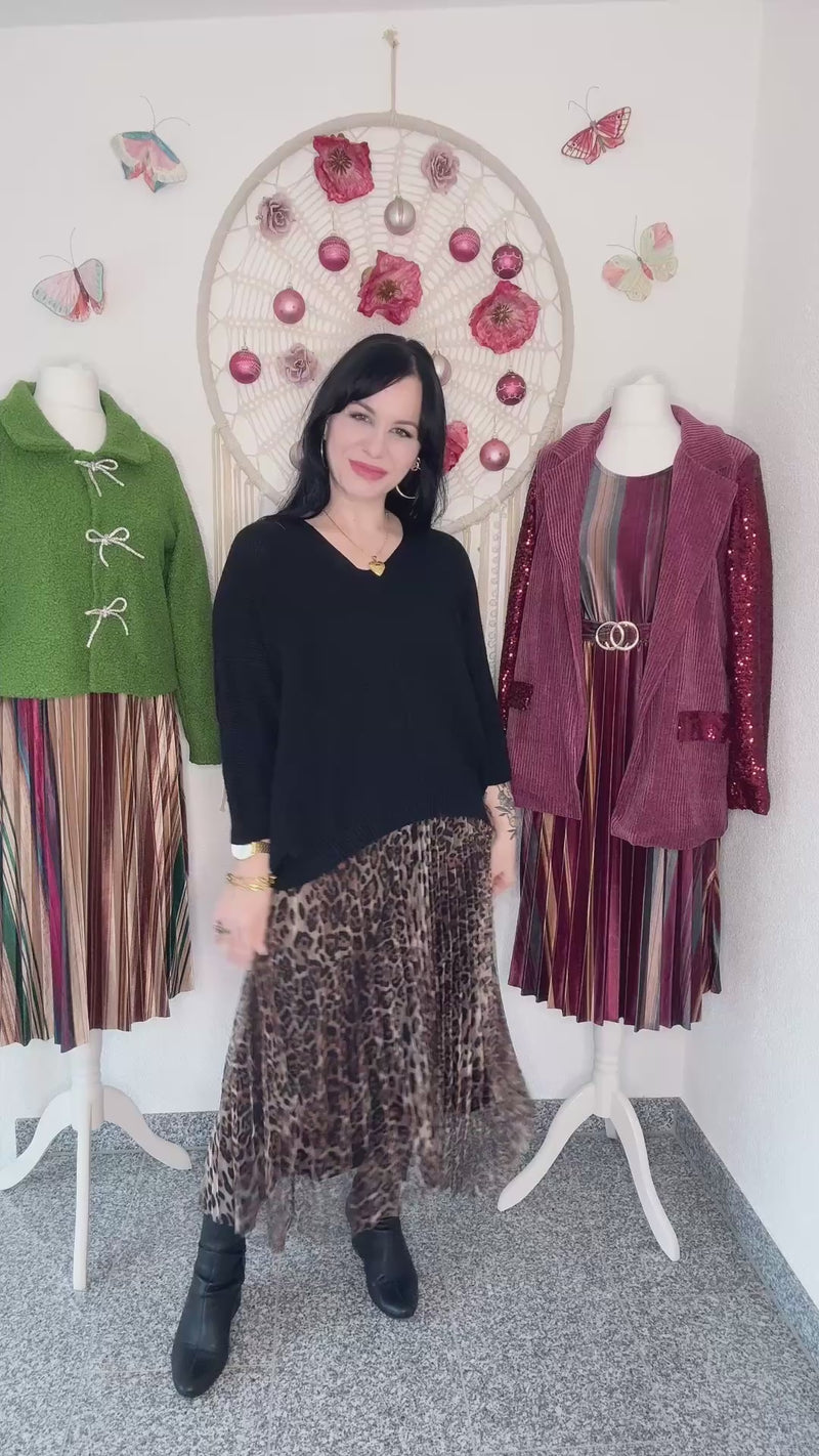 PLISSEEKLEID MIT TÜLL UND STRICKPULLOVER IN SCHWARZ MIT LEO - ONE SIZE -